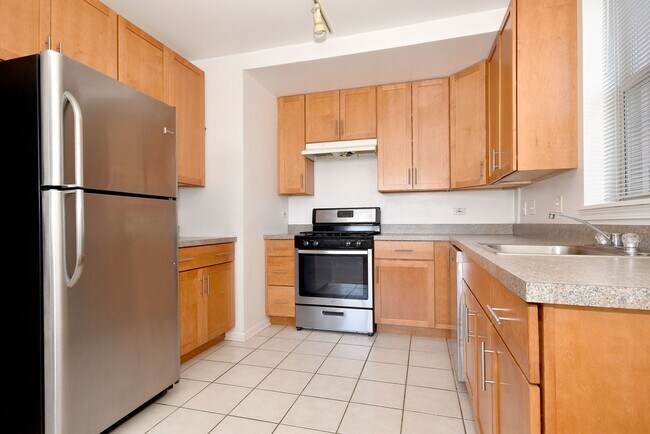 Building Photo - 1327 N Halsted St