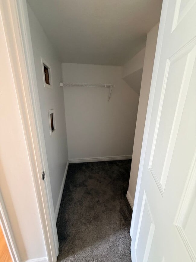 Building Photo - PAY NOTHING UNTIL AUGUST 1ST- 3 Bed, 2.5 Bath Townhome in Pleasant Grove