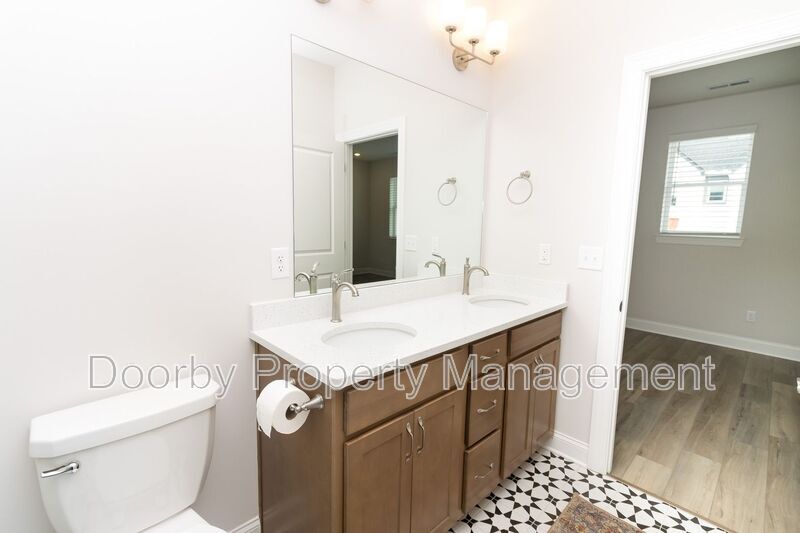 Building Photo - 760 Bespoke Wy