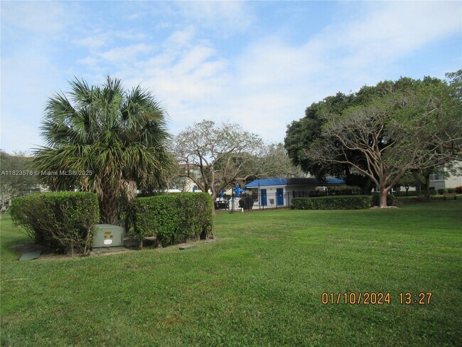 Building Photo - 2405 Antigua Cir