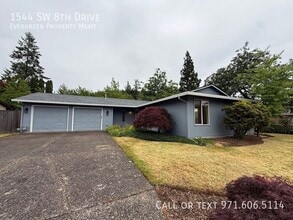 Building Photo - 1544 SW 8th Dr