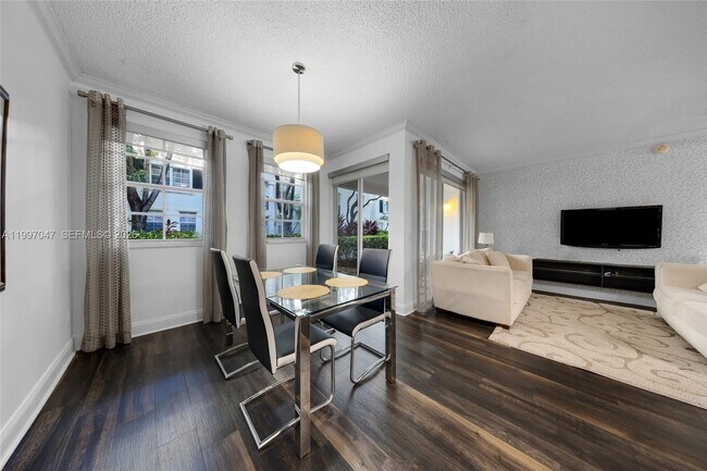 Building Photo - 3245 NE 184th St