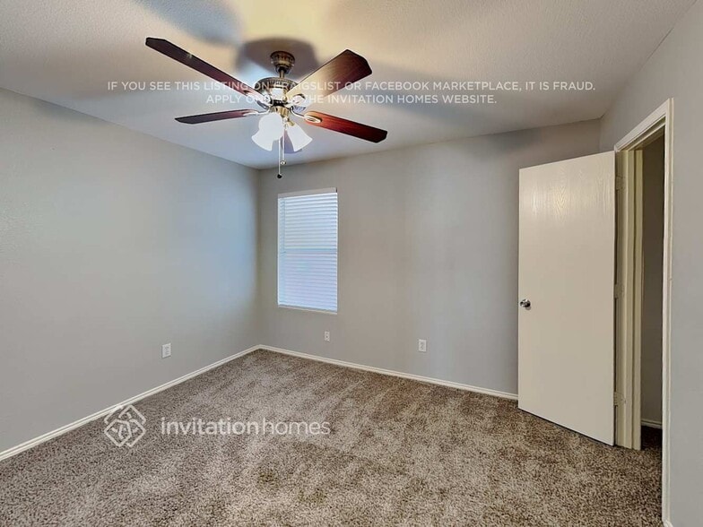 Building Photo - 825 Poncho Ln
