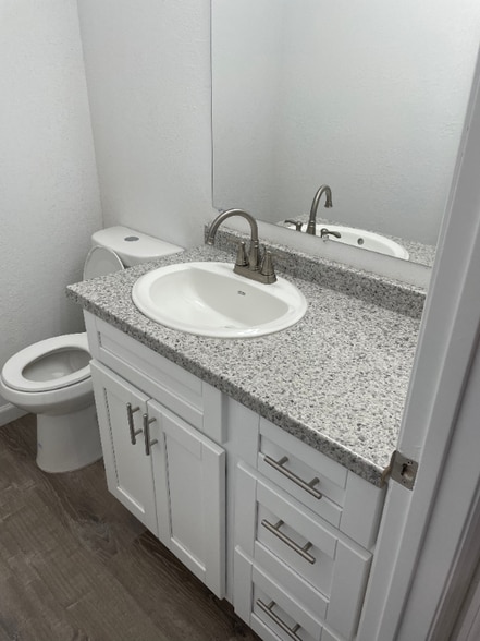 Building Photo - 1815 W Tuckey Ln