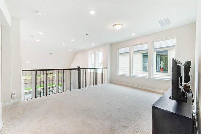 Building Photo - 9446 Pilares Rdg Dr