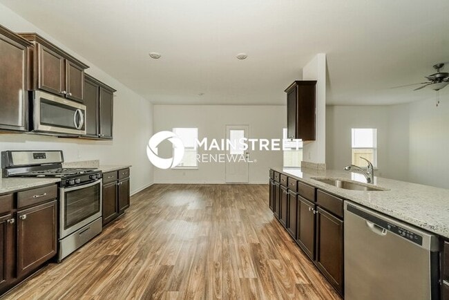 Building Photo - 4 Bedroom Pet-Friendly Home in New Braunfe...