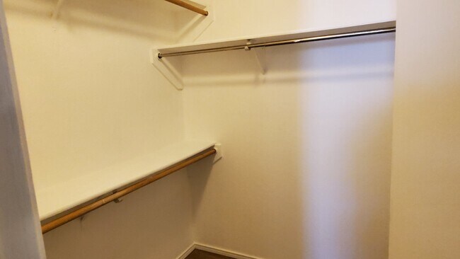 Building Photo - Ready to call home