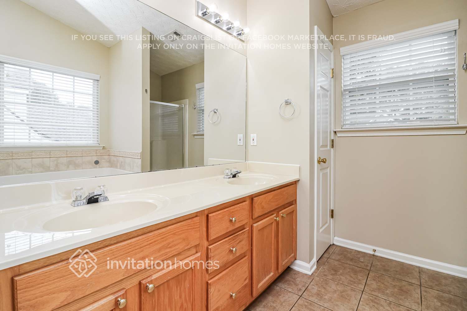 Building Photo - 214 Weatherstone Pointe Dr