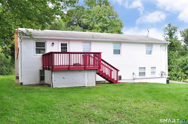 Building Photo - 13 Pleasant View Ave