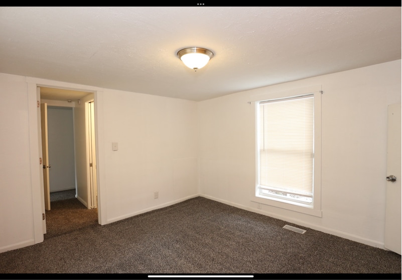 Building Photo - 2861 S Roena St