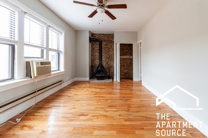 Building Photo - 3721 N Pine Grove Ave