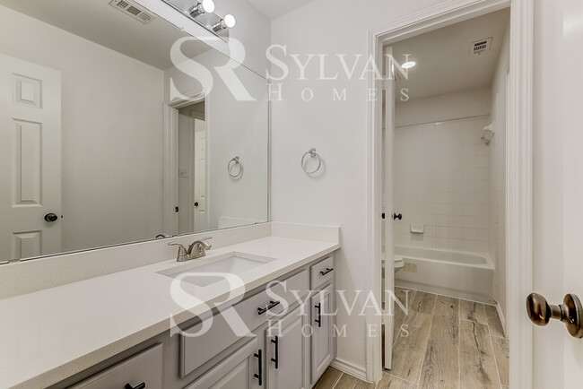 Building Photo - Your dream home awaits!