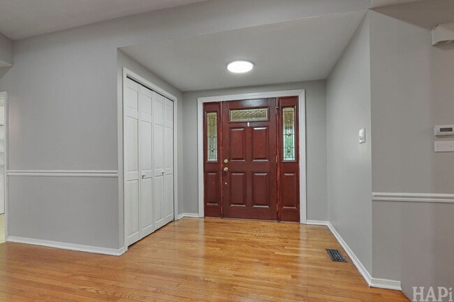 Building Photo - 1540 N Pepper Tree Dr