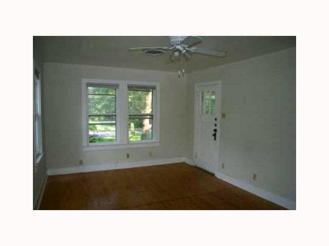 Building Photo - Central Austin 3 bedroom Cottage for Lease!