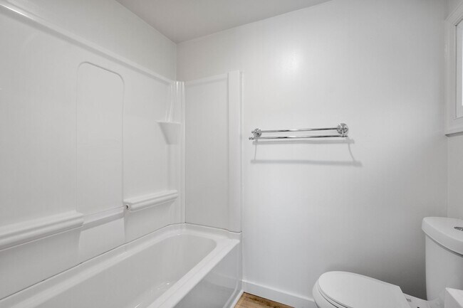 Building Photo - READY FOR MOVE IN! FULLY RENOVATED 2-BEDRO...