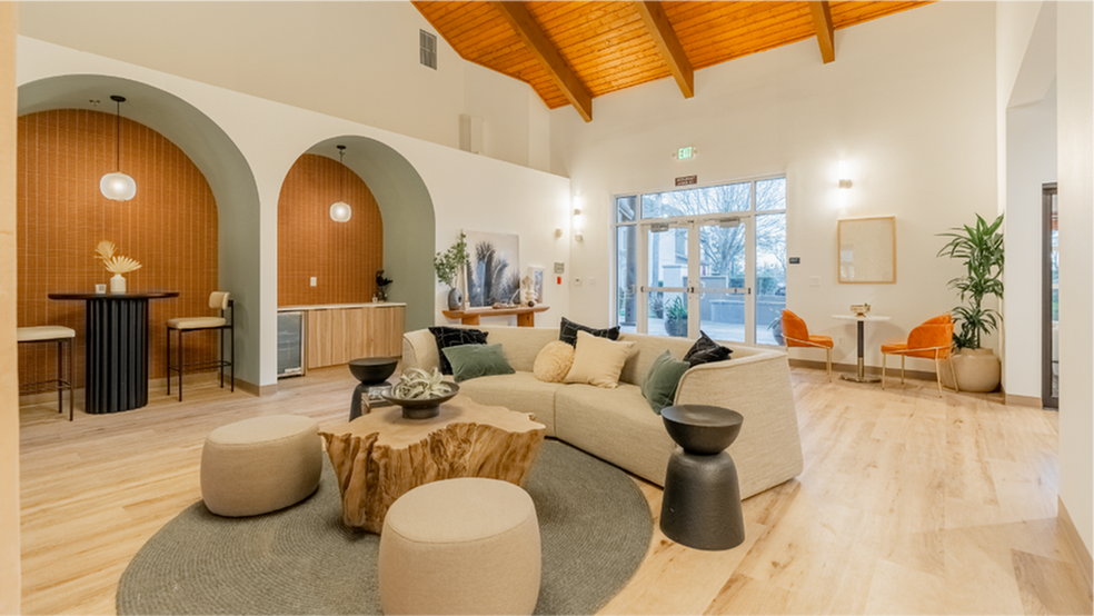 A7409316-HDR-2 - 850 on the Avenue