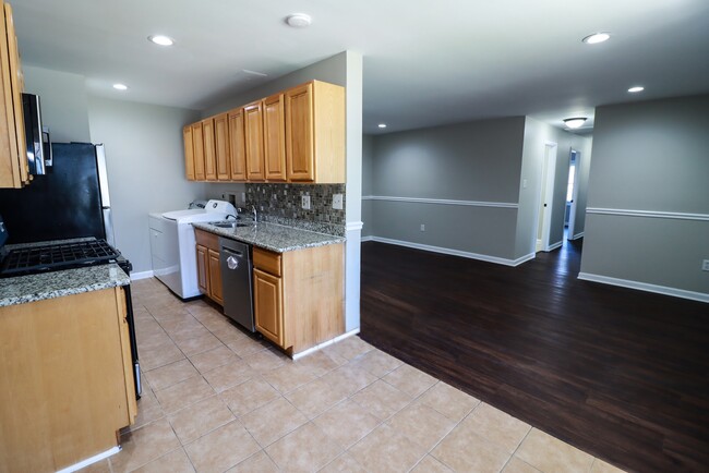 Building Photo - 9240 Bridle Path Ln
