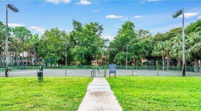 Building Photo - 1215 Crystal Way