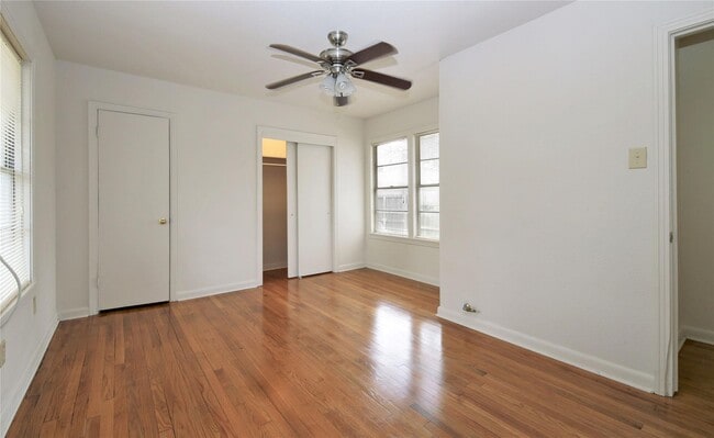 Building Photo - 108 W Mink St