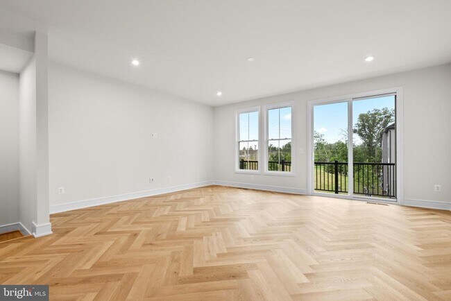 Building Photo - 42106 Picasso Sq