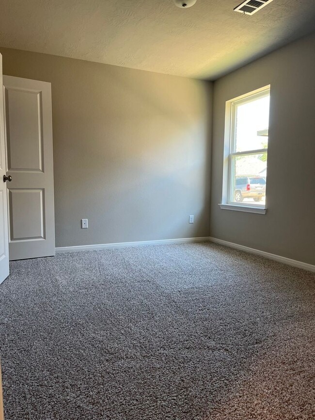 Building Photo - 3/2/2  in the beautiful  gated community of Point Aquarius WISD