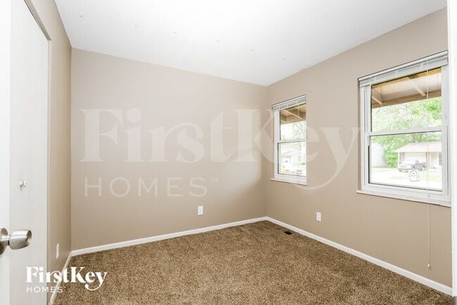 Building Photo - 2240 Spoonwood Dr
