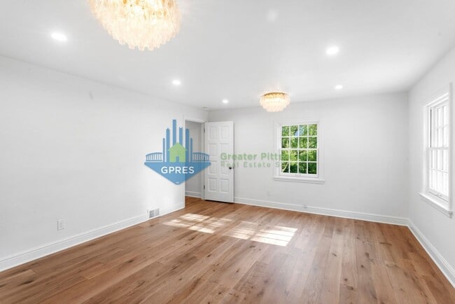 Building Photo - Elegant Fox Chapel 4-Bedroom, 3.5-Bath Home