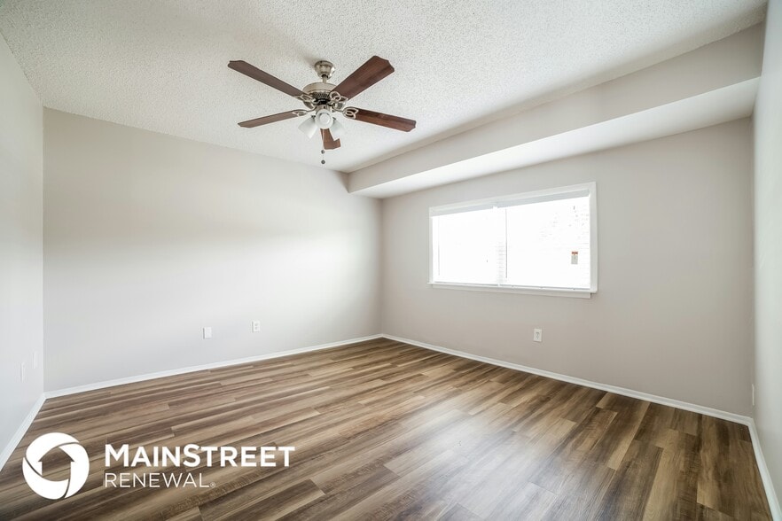 Building Photo - 2285 Kent St NE