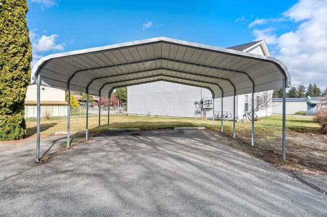 Building Photo - South Valley Four-Plex Unit #3 for Rent