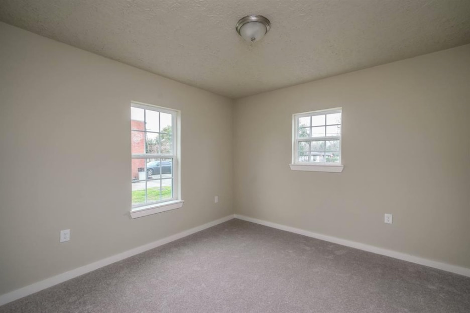 Bedroom 1 - 305 Albert St