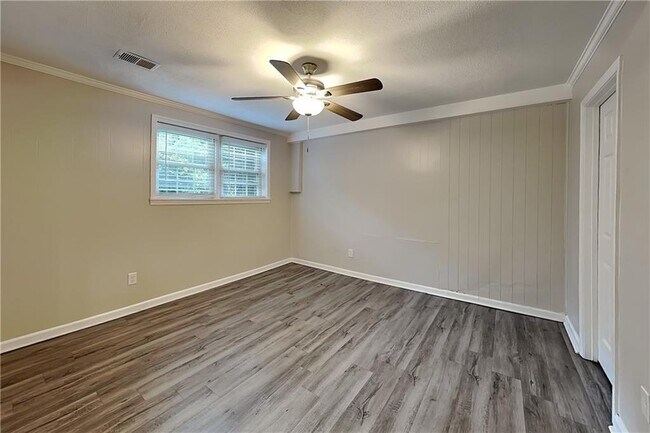 Building Photo - 1625 Sonya Dr