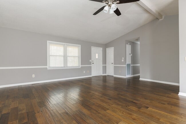 Building Photo - 123 Timberland Trce