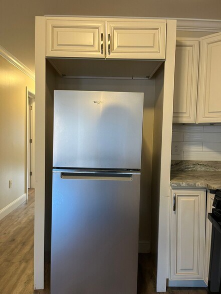 Building Photo - 35 Fairview Ave