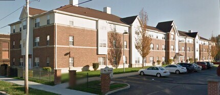 Building Photo - 7600 Woodland Ave