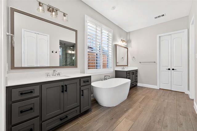 Building Photo - 4740 Desert Willow Dr