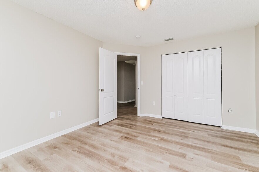 Building Photo - 807 Greenbelt Cir