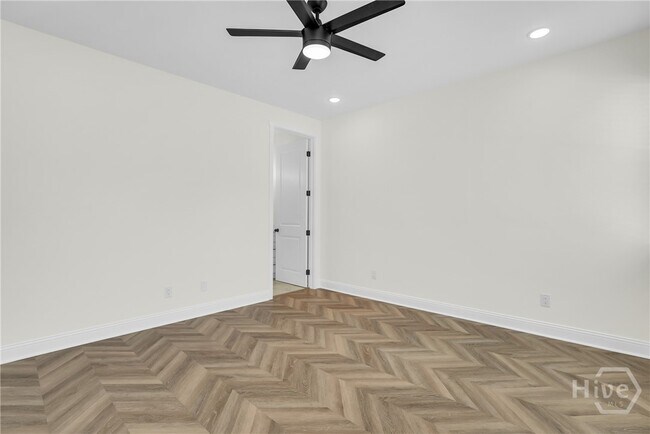 Building Photo - 773 E Duffy St