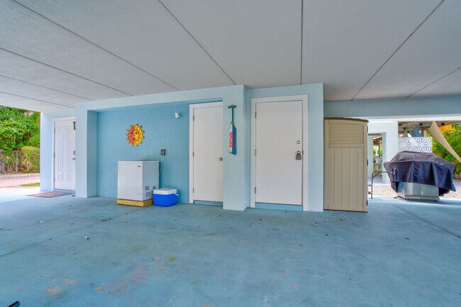 Building Photo - 12400 Overseas Hwy