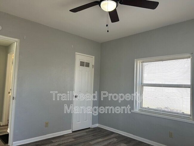 Building Photo - 2104 S Norwood Ave