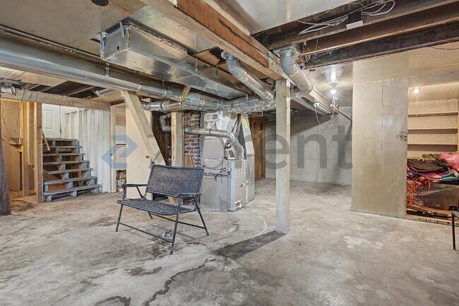 Building Photo - Unit