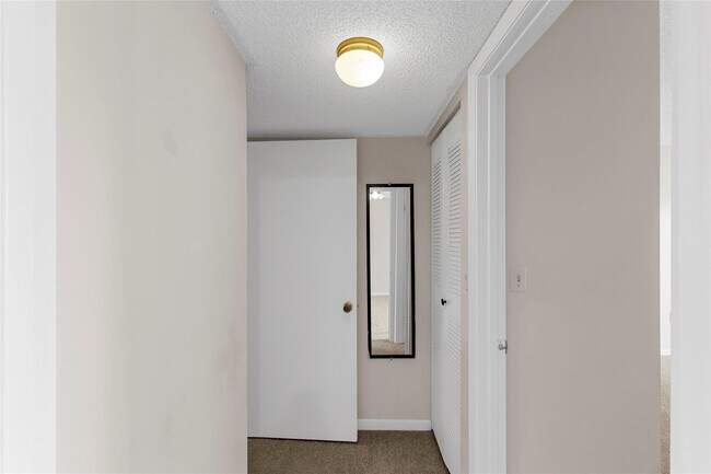 Building Photo - 5200 NW 31st Ave