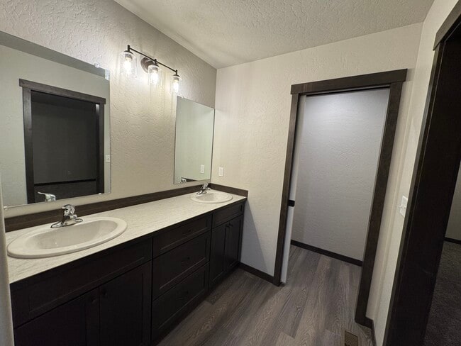 Building Photo - 12772 N Cavanaugh Dr