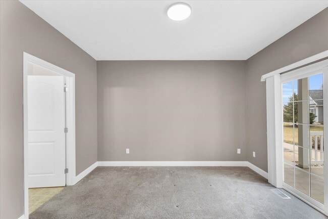 Building Photo - 2 bedroom, 2 bathroom condo!