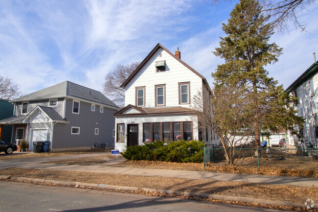 Building Photo - 1508 California St NE