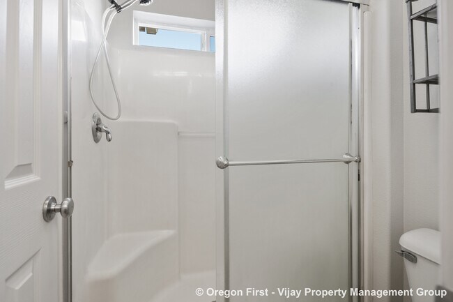 Building Photo - 17097 SW Glen Park Ct