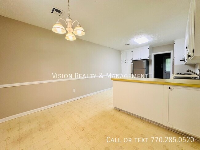 Building Photo - 1153 Karen Rd