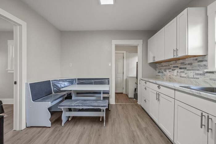 Building Photo - 1610 Division St