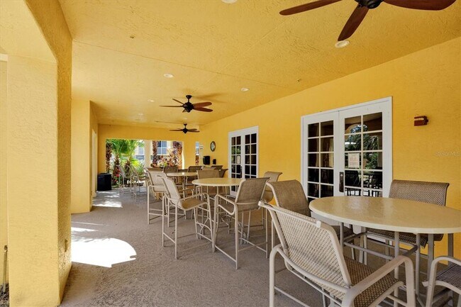 Building Photo - 5691 Bentgrass Dr