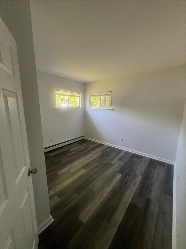 Building Photo - 649 Scherger Ave