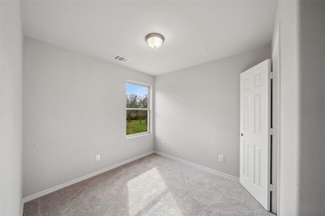 Building Photo - 515 16th St